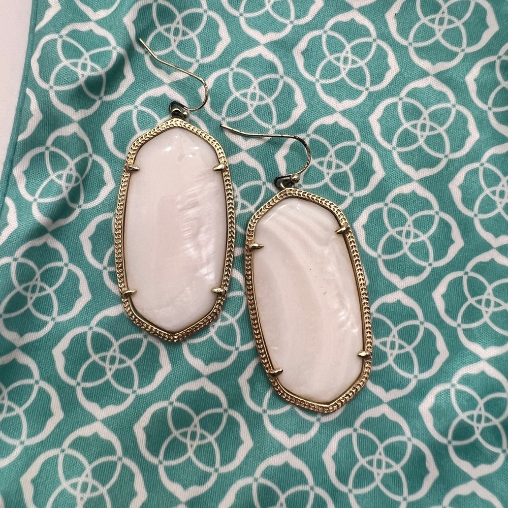 Kendra Scott Elle Earrings White and Gold